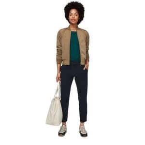 Lululemon On The Fly 7/8 pants in navy